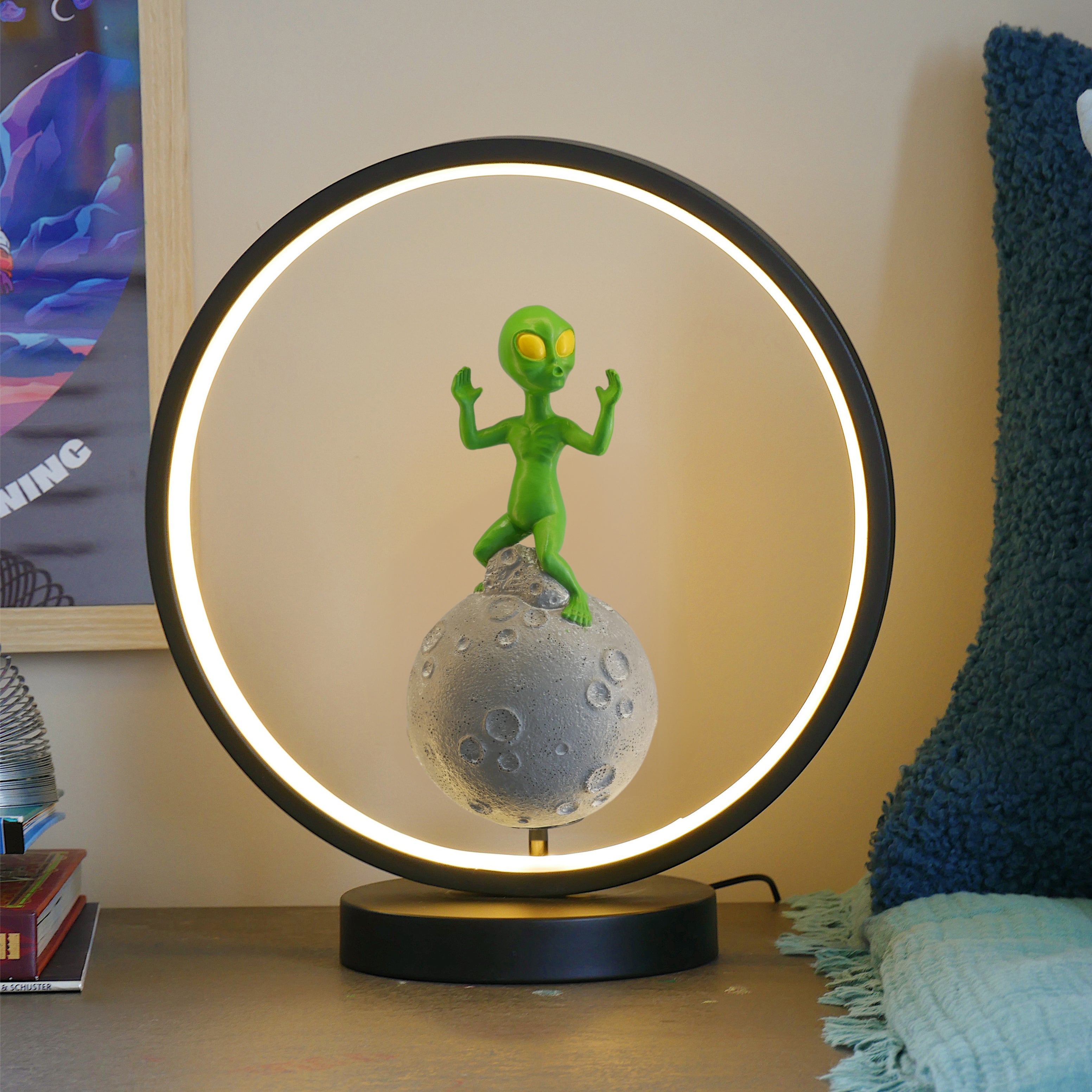 Astro Alien - Astronaut figurine LED Ring Bedside Light