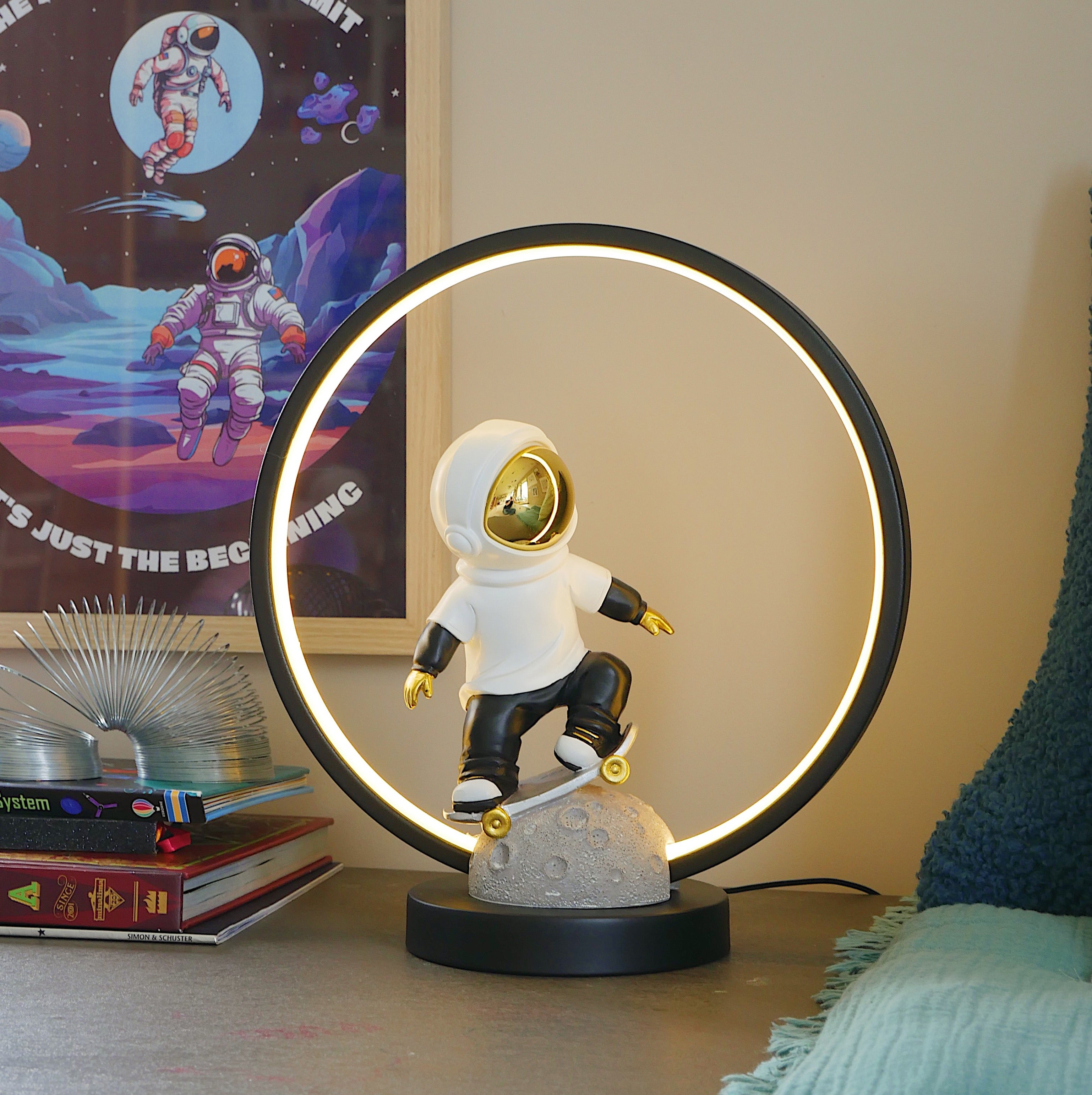 LOT DE 2 - Figurine d'astronaute Astro Skate Anneau LED Lampe de chevet